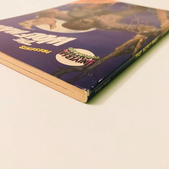 Vintage 1992 Universal Studios Monsters  Presents The Wolf Man Book with Poster - Picture 5 of 14